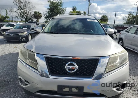 2015 Nissan Pathfinder S z USA, uszkodzony, nr VIN 5N1AR2MMXFC660813